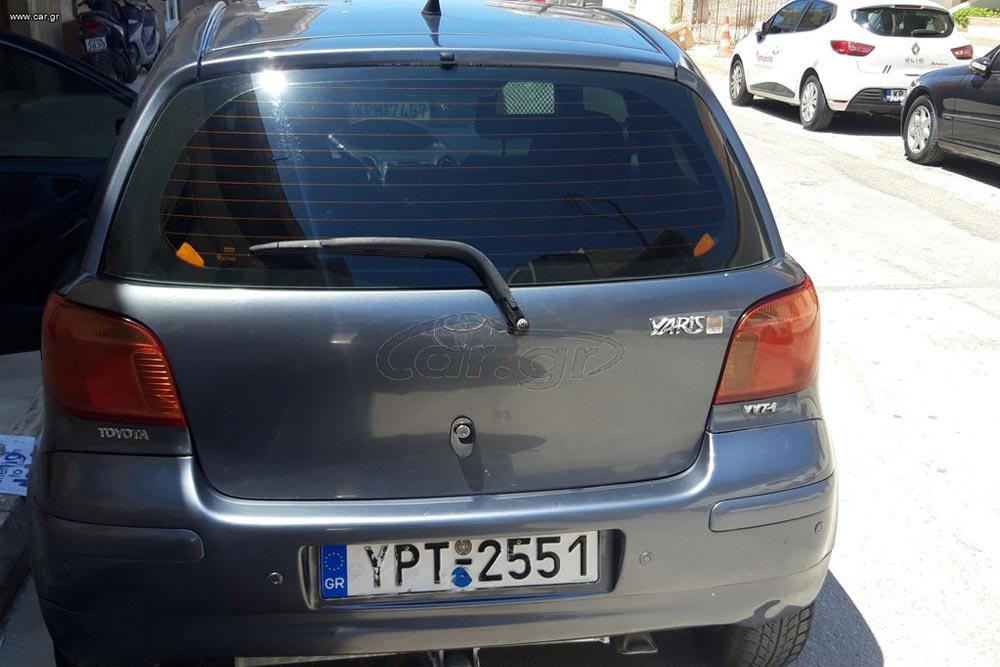 https://cdn.autogreeknews.gr/wp-content/uploads/2025/08/Toyota-Yaris-500000km-8.jpg