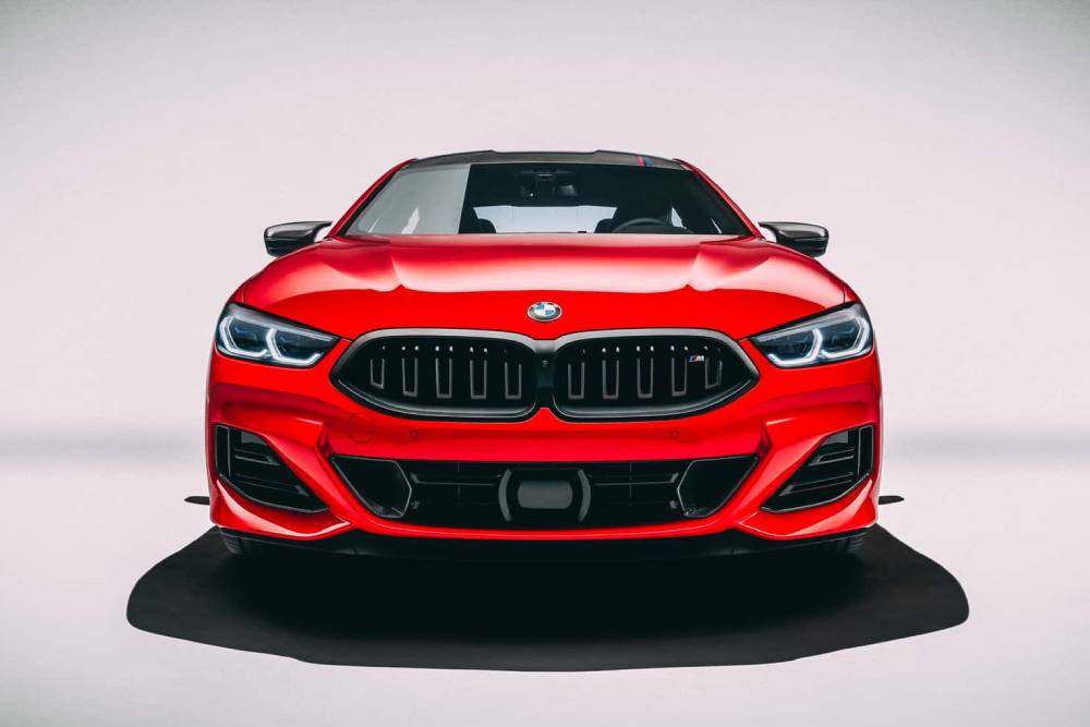 https://cdn.autogreeknews.gr/wp-content/uploads/2025/08/bmw-8-series-edition-m-heritage-4.jpg