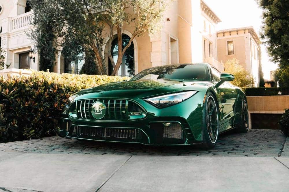 https://cdn.autogreeknews.gr/wp-content/uploads/2025/08/brabus-rocket-gts-mean-green-02.jpg
