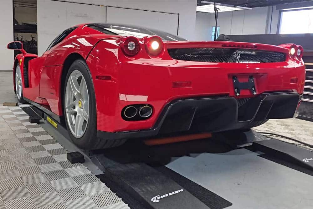 https://cdn.autogreeknews.gr/wp-content/uploads/2025/08/buffing-4m-1000-mile-ferrari-enzo-was-already-awes-14.jpg