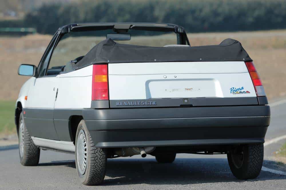 https://cdn.autogreeknews.gr/wp-content/uploads/2025/08/ebs_renault_5_gtr_cabriolet_61-1.jpg
