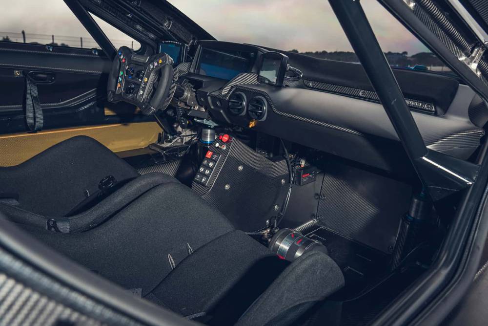 https://cdn.autogreeknews.gr/wp-content/uploads/2025/08/ford-gt-mk-iv-final-production-run-3.jpg