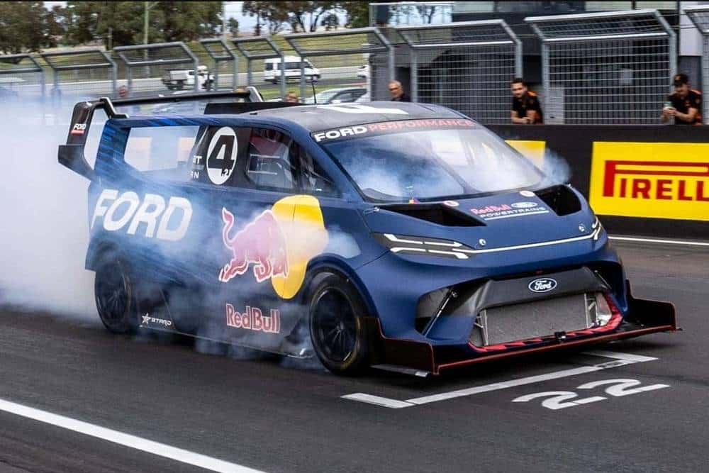 Τo Ford Transit (ξανά) γράφει Iστορία στο Nurburgring (+video)