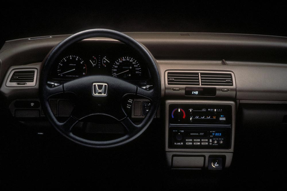 https://cdn.autogreeknews.gr/wp-content/uploads/2025/08/honda_civic_1988-4.jpg