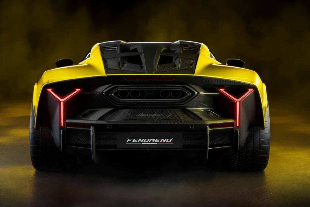 https://cdn.autogreeknews.gr/wp-content/uploads/2025/08/lamborghini-fenomeno-8.jpg
