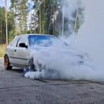 man-buys-old-honda-civic-and-it-s-pure-rust-bucket (2)