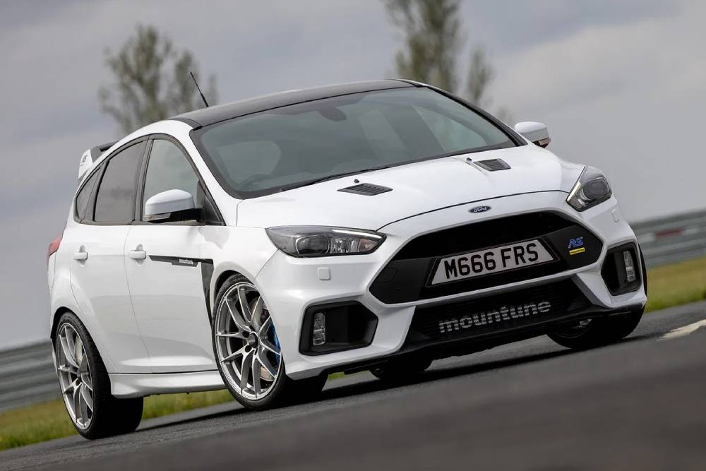 https://cdn.autogreeknews.gr/wp-content/uploads/2025/08/mountune-ford-focus-rs-02.jpg