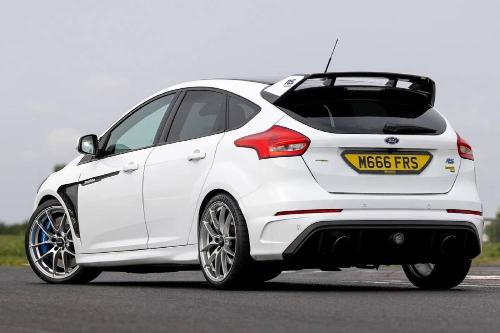 https://cdn.autogreeknews.gr/wp-content/uploads/2025/08/mountune-ford-focus-rs-03.jpg