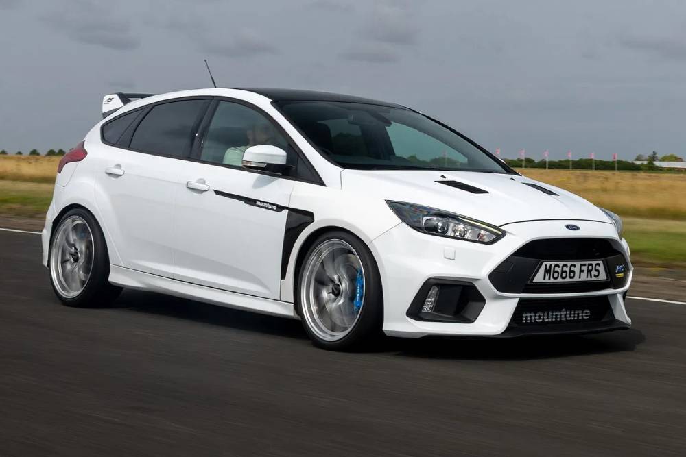 https://cdn.autogreeknews.gr/wp-content/uploads/2025/08/mountune-ford-focus-rs-04.jpg