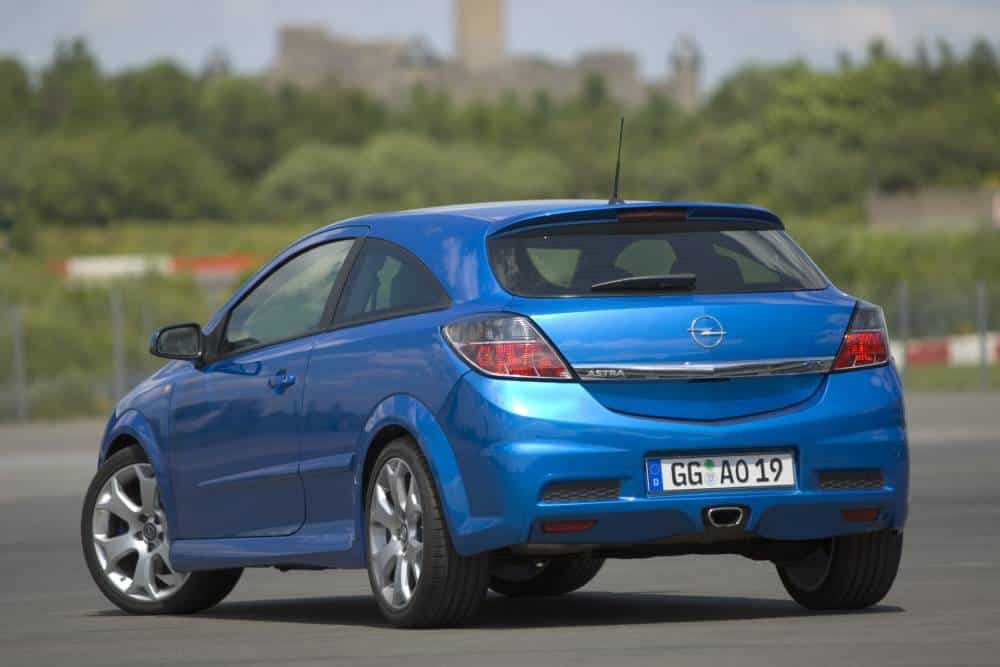 https://cdn.autogreeknews.gr/wp-content/uploads/2025/08/opel_astra_opc_7.jpg