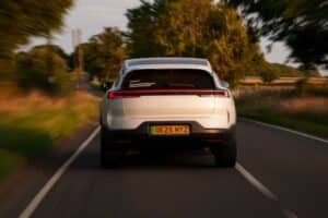 polestar-3-shreds-the-ev-range-anxiety-with-a-worl (1)