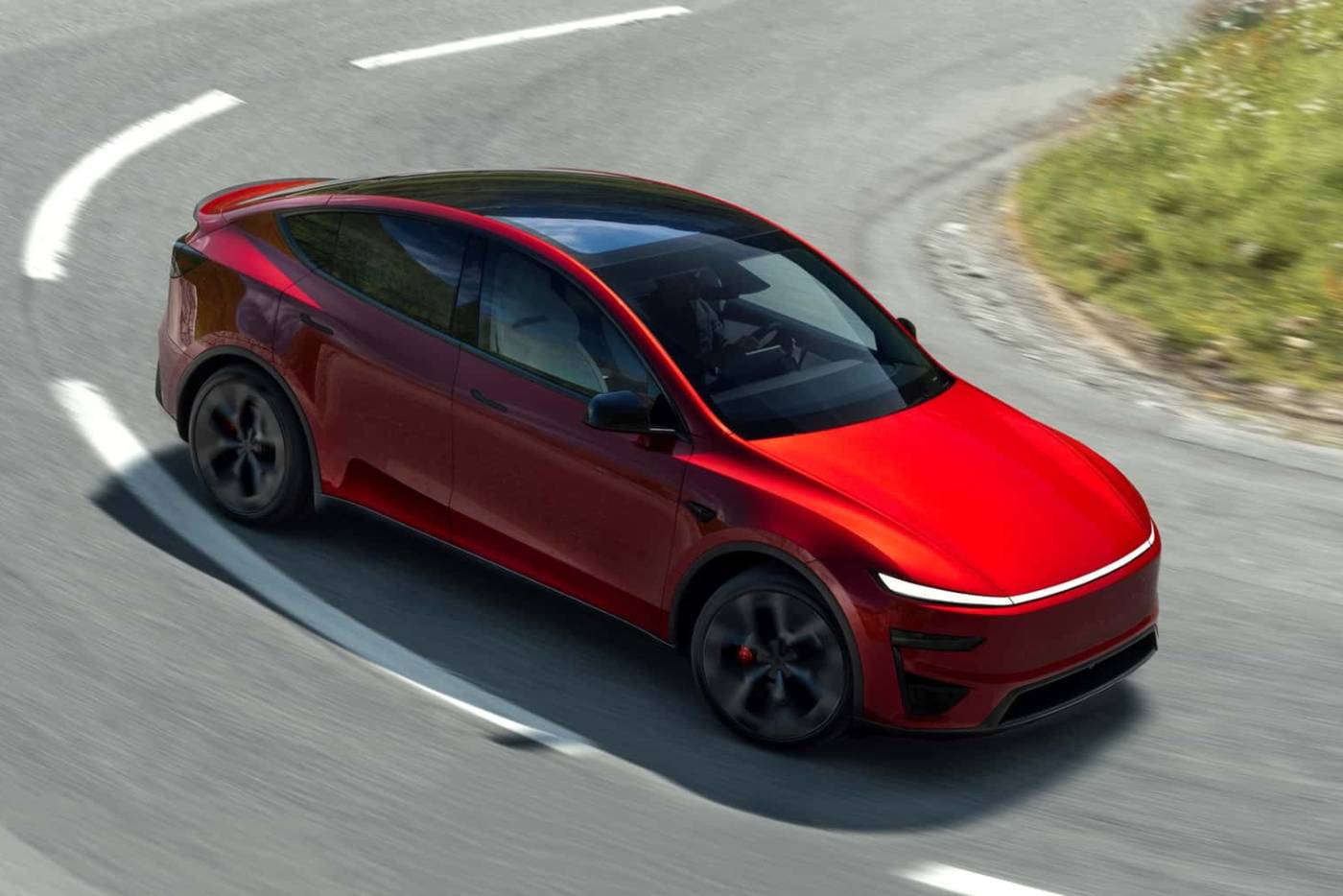 Νέο Tesla Model Y Performance «φωτοβολίδα» στο 0-100 χλμ./ώρα