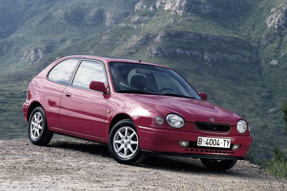https://cdn.autogreeknews.gr/wp-content/uploads/2025/08/toyota_corolla_compact_3-door_11.jpg