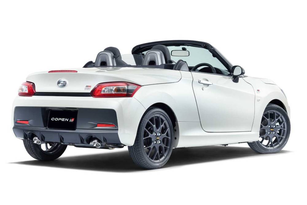 https://cdn.autogreeknews.gr/wp-content/uploads/2025/09/2020-daihatsu-copen-gr-sport-by-toyota-gazoo-racin-5.jpg