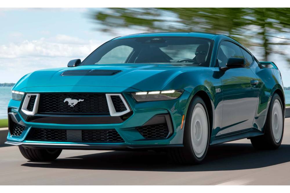 https://cdn.autogreeknews.gr/wp-content/uploads/2025/09/2026-ford-mustang-fx-package-front-3-4.jpg
