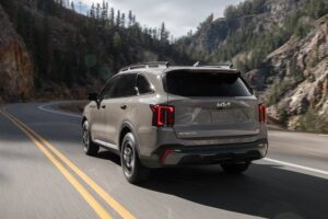 2026-kia-sorento-rolls-out-with-more-standard-equi (3)