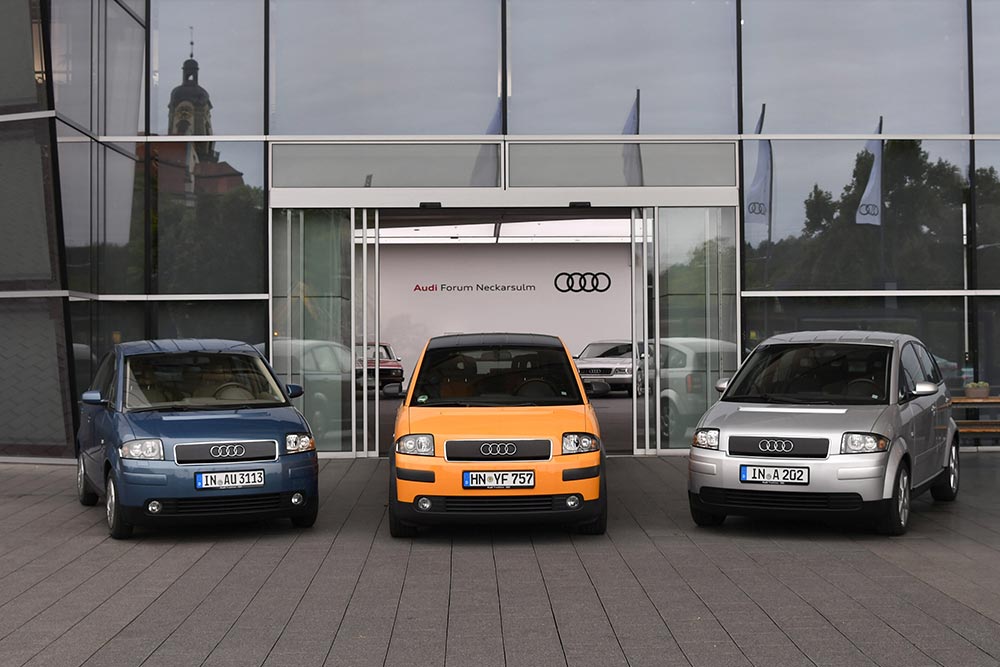 https://cdn.autogreeknews.gr/wp-content/uploads/2025/09/Audi-A2-25-Years-5.jpg