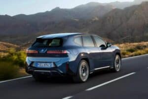 BMW-iX3-18-2048×1366