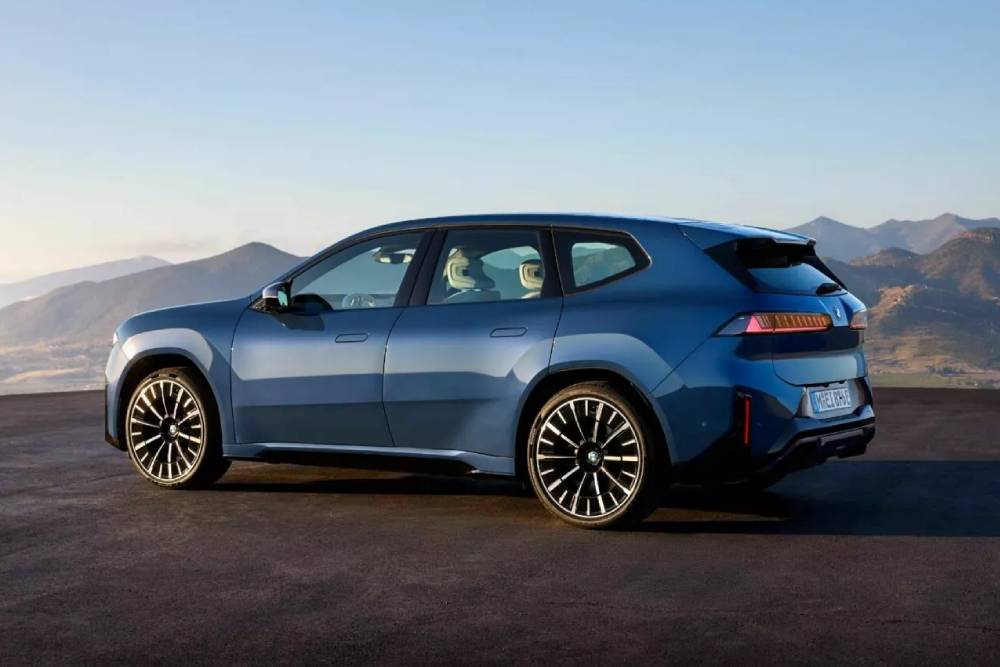 https://cdn.autogreeknews.gr/wp-content/uploads/2025/09/BMW-iX3-25-2048x1366-1.jpg