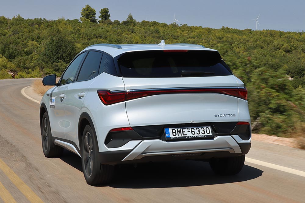 https://cdn.autogreeknews.gr/wp-content/uploads/2025/09/BYD-ATTO-3-MY26-17.jpg
