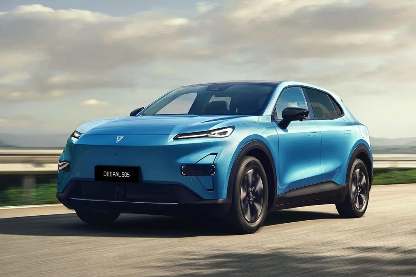 Προ των πυλών το εντυπωσιακό C-SUV Changan Deepal S05