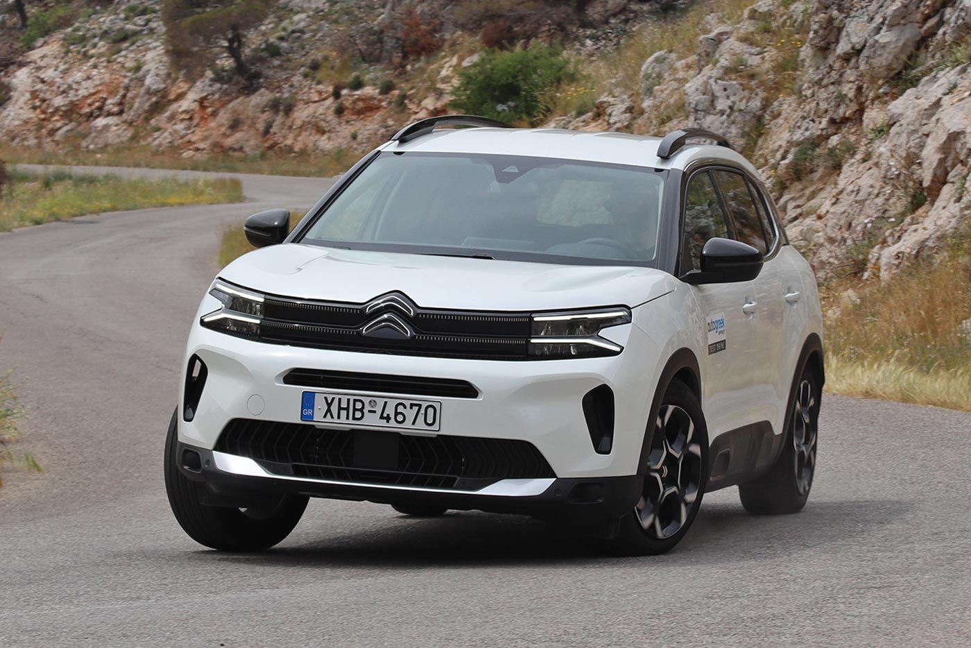 https://cdn.autogreeknews.gr/wp-content/uploads/2025/09/Citroen-C5-Aircross-strofi.jpg