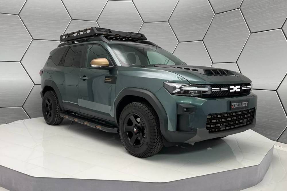 https://cdn.autogreeknews.gr/wp-content/uploads/2025/09/Dacia-Bigster-Redust-Offroad-Carpoint-10-2048x1536-1.jpg