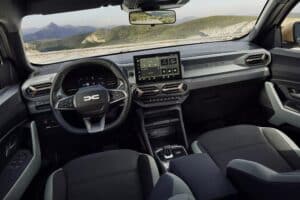 Dacia-Duster-hybrid-g-150-4X4-1