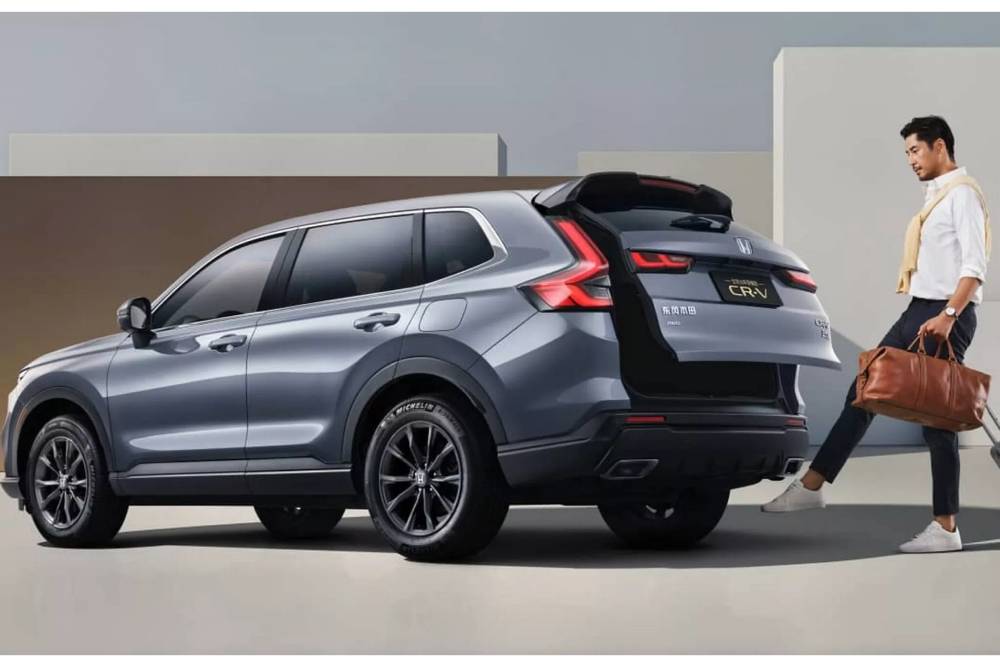 https://cdn.autogreeknews.gr/wp-content/uploads/2025/09/Dongfeng-Honda-CR-V-Global-30th-Anniversary-Editio-5.jpg