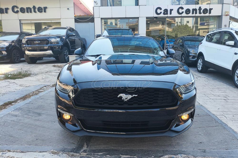 https://cdn.autogreeknews.gr/wp-content/uploads/2025/09/Ford-Mustang-Ford-CarCenter-3.jpg