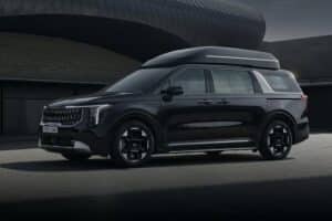 Kia-Carnival-Hi-Limousine-1