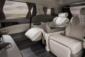 Kia-Carnival-Hi-Limousine-5