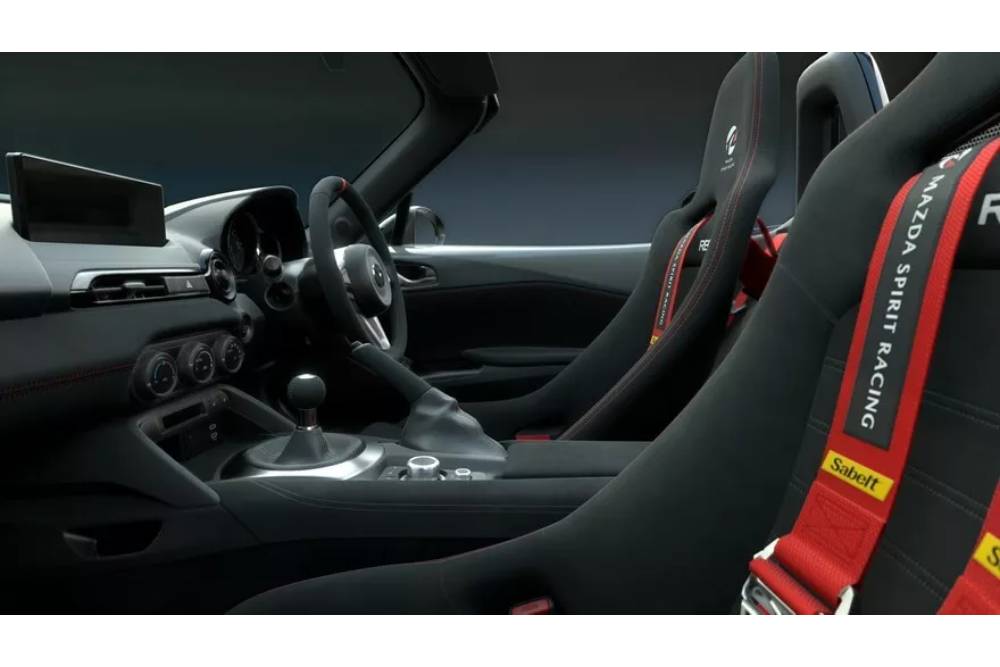 https://cdn.autogreeknews.gr/wp-content/uploads/2025/09/Mazda-Spirit-Racing-MX-5-12R-Gran-Turismo-7-117.jpg