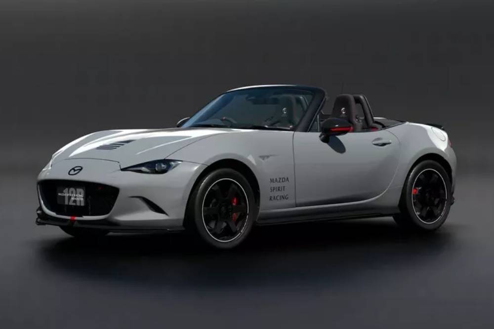 https://cdn.autogreeknews.gr/wp-content/uploads/2025/09/Mazda-Spirit-Racing-MX-5-12R-Gran-Turismo-7-95.jpg