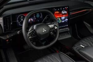 Mitsubishi-Eclipse-Cross-2025-16