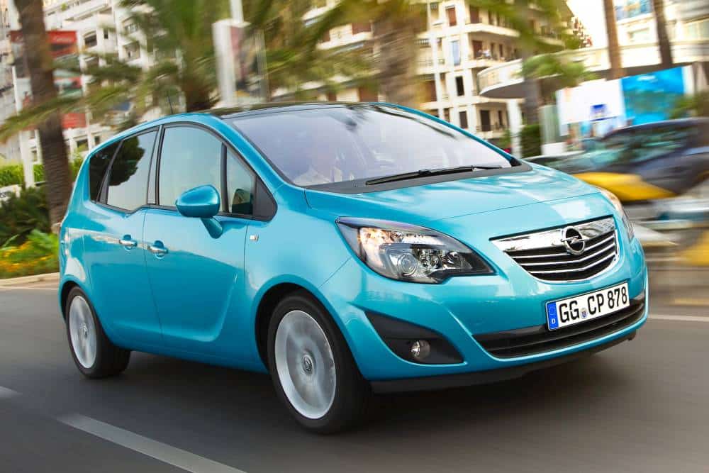 https://cdn.autogreeknews.gr/wp-content/uploads/2025/09/OpelMeriva-2.jpg