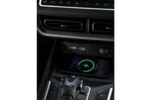 POER300_interior-wireless-charger_t