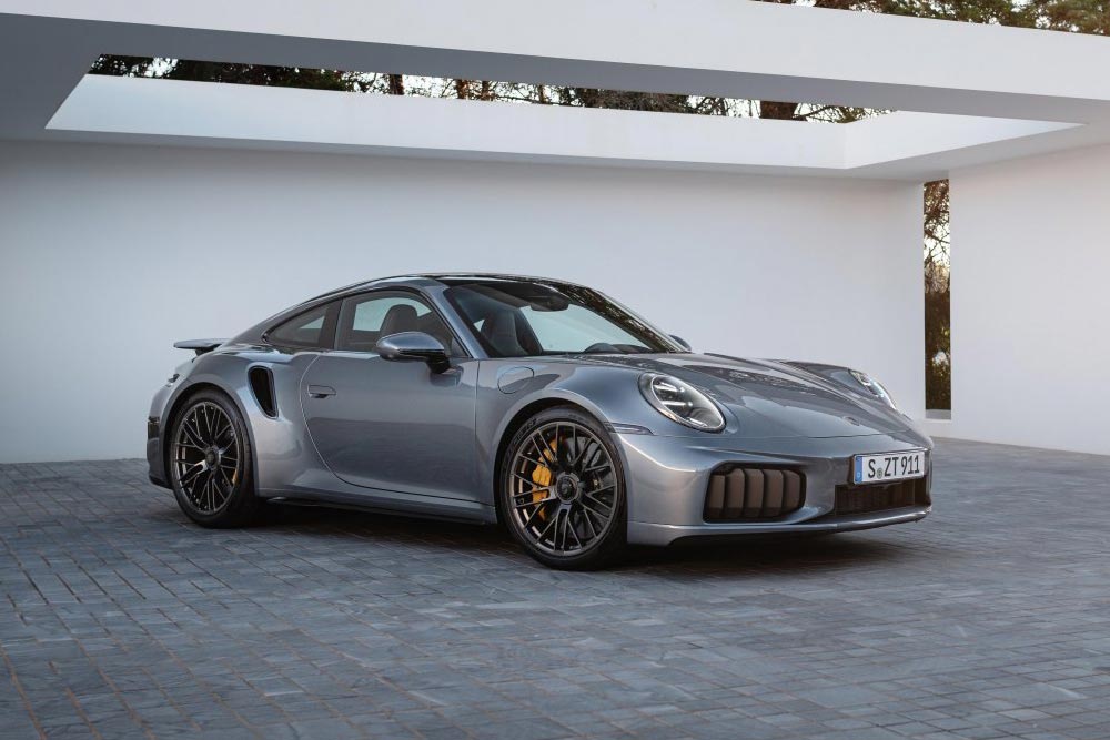 https://cdn.autogreeknews.gr/wp-content/uploads/2025/09/Porsche-911-Turbo-S-17.jpg