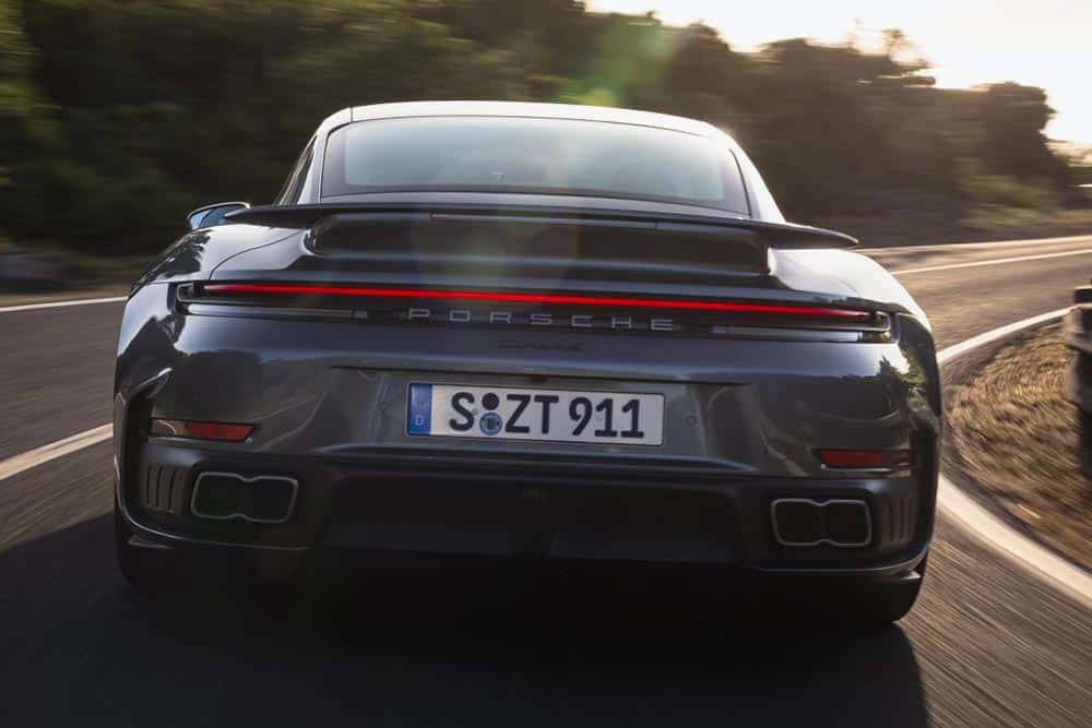 https://cdn.autogreeknews.gr/wp-content/uploads/2025/09/Porsche-911-Turbo-S-2.jpg
