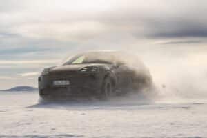 Porsche-Cayenne-Electric-Prototype-(6)