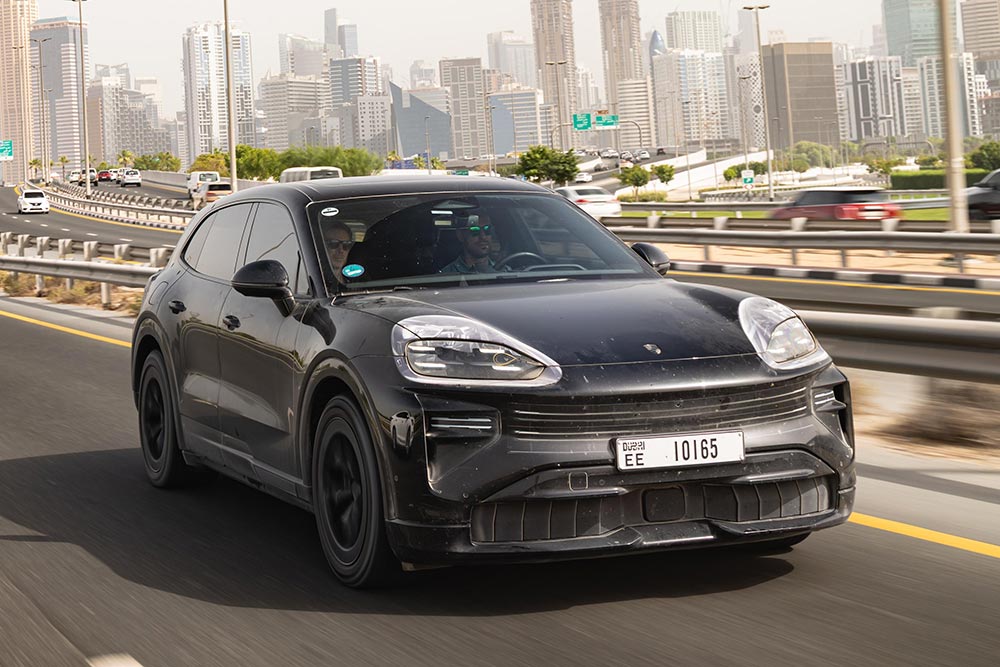 https://cdn.autogreeknews.gr/wp-content/uploads/2025/09/Porsche-Cayenne-Electric-Prototype-8.jpg