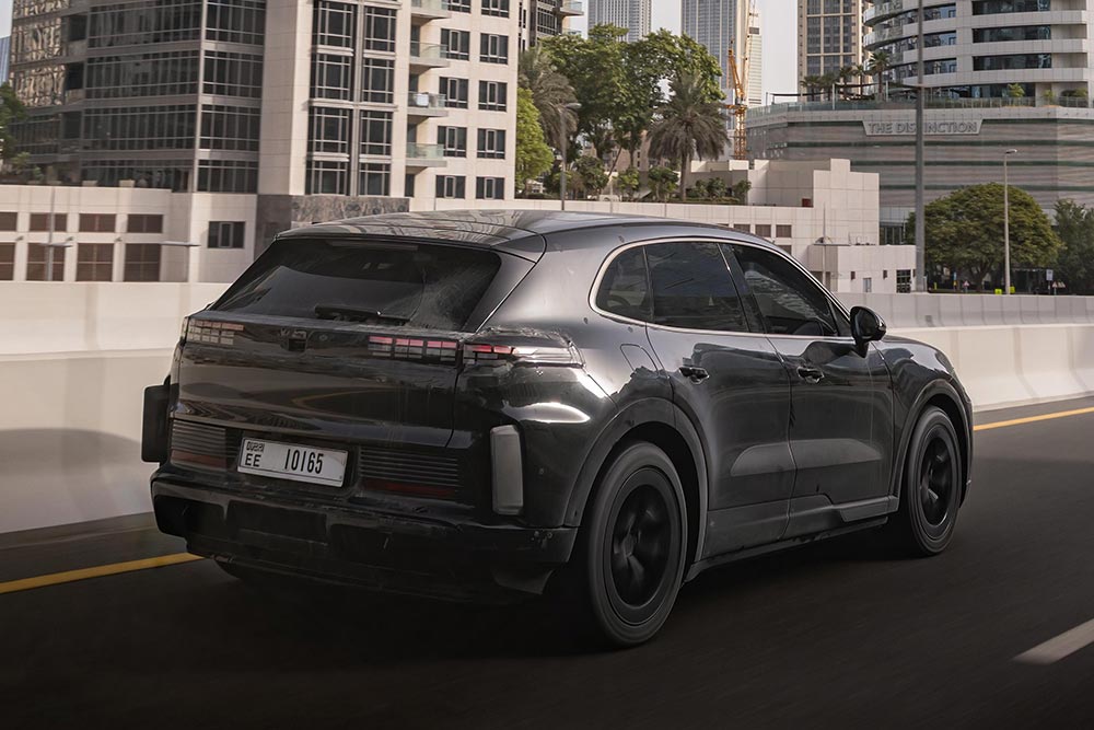 https://cdn.autogreeknews.gr/wp-content/uploads/2025/09/Porsche-Cayenne-Electric-Prototype-9.jpg