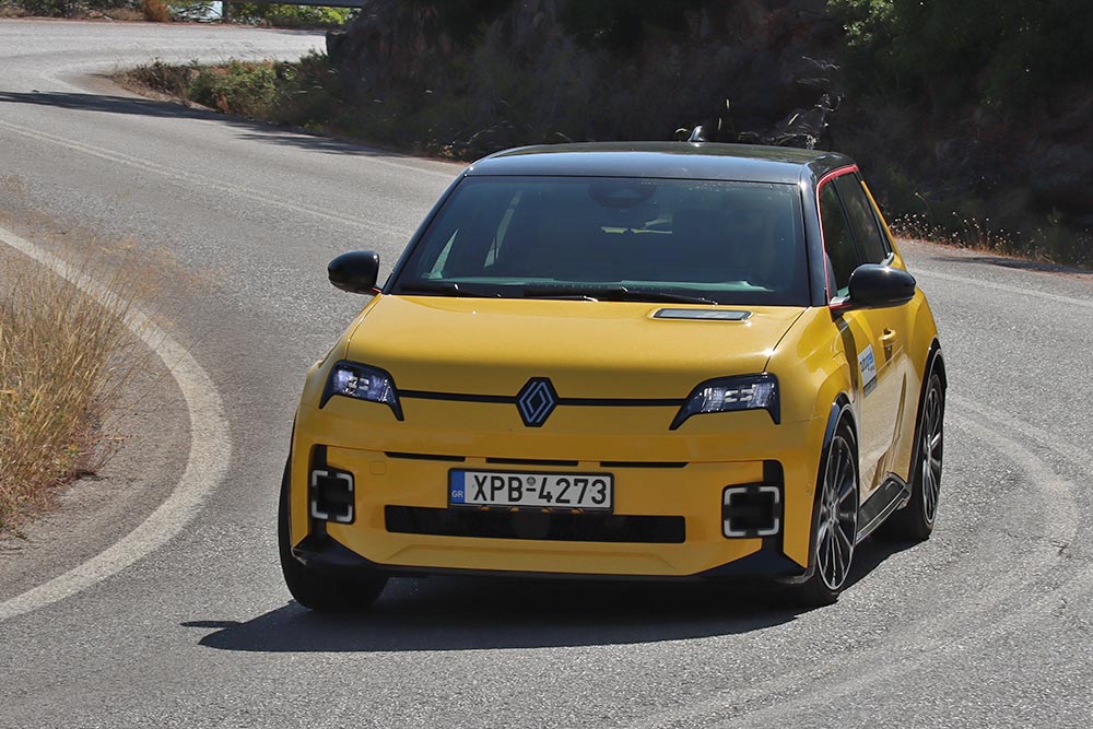 https://cdn.autogreeknews.gr/wp-content/uploads/2025/09/Renault-5-E-Tech-150-PS-34.jpg