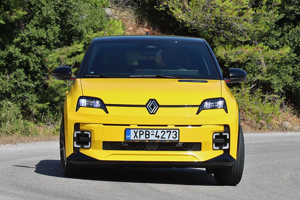 https://cdn.autogreeknews.gr/wp-content/uploads/2025/09/Renault-5-E-Tech-150-PS-39.jpg