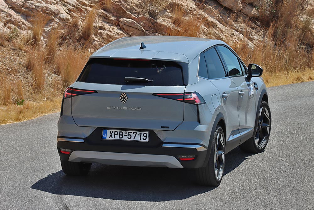 https://cdn.autogreeknews.gr/wp-content/uploads/2025/09/Renault-Symbioz-E-Tech-145-39.jpg