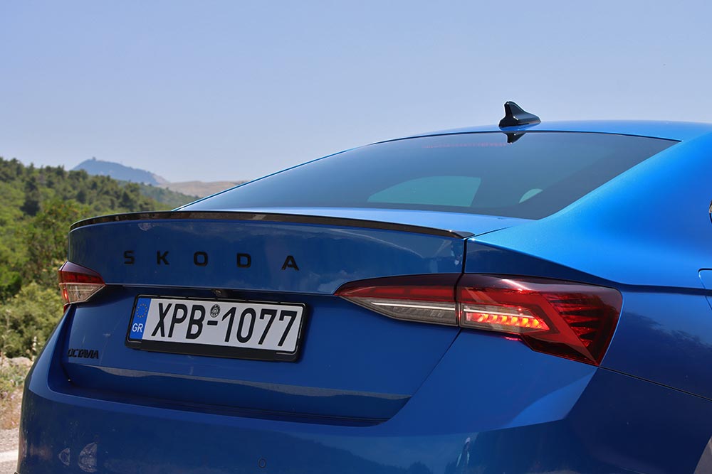https://cdn.autogreeknews.gr/wp-content/uploads/2025/09/Skoda-Octavia-1.5-TSI-150-PS-2025-14.jpg