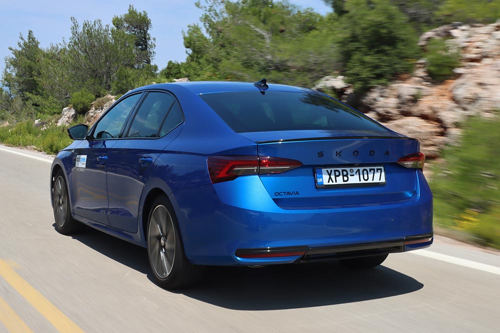 https://cdn.autogreeknews.gr/wp-content/uploads/2025/09/Skoda-Octavia-1.5-TSI-150-PS-2025-3.jpg