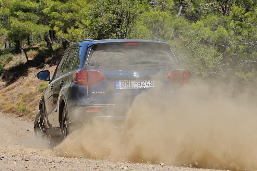 https://cdn.autogreeknews.gr/wp-content/uploads/2025/09/Suzuki-Vitara-1.4-Boosterjet-110-hp-4WD-22.jpg