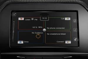 Suzuki-Vitara-2015-infotainment