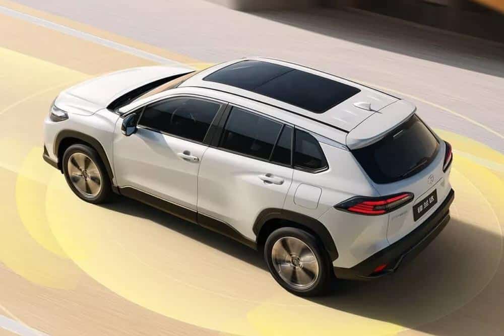 https://cdn.autogreeknews.gr/wp-content/uploads/2025/09/Toyota-Frontlander-3.jpg